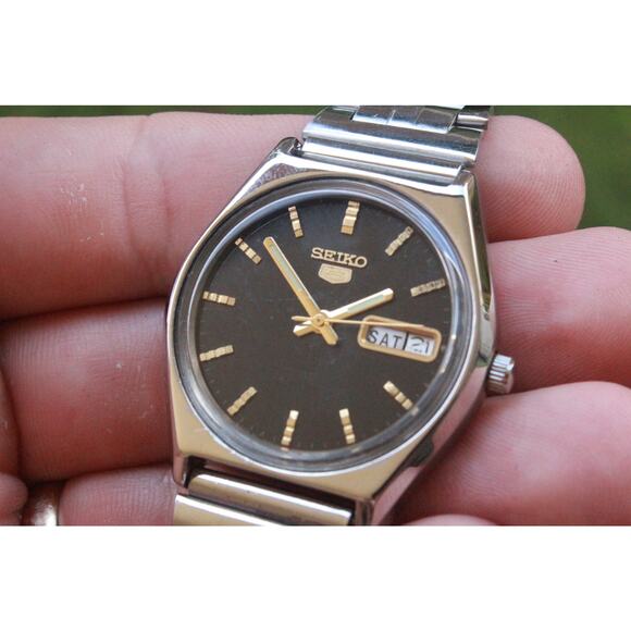 Vintage 1970 Seiko Automatic Mens Silver Watch W/daydate & Gold accents - Picture 2 of 8